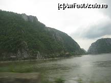 [P12] Un fluviu uneori cenusiu, alteori verde, al carui fir in departari se pierde » foto by dorgo
 - 
<span class="allrVoted glyphicon glyphicon-heart hidden" id="av339500"></span>
<a class="m-l-10 hidden" id="sv339500" onclick="voting_Foto_DelVot(,339500,8128)" role="button">șterge vot <span class="glyphicon glyphicon-remove"></span></a>
<a id="v9339500" class=" c-red"  onclick="voting_Foto_SetVot(339500)" role="button"><span class="glyphicon glyphicon-heart-empty"></span> <b>LIKE</b> = Votează poza</a> <img class="hidden"  id="f339500W9" src="/imagini/loader.gif" border="0" /><span class="AjErrMes hidden" id="e339500ErM"></span>