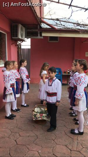 [P05] Colind: Învierea lui Lazăr. 
Stâlpu, Jud Giurgiu, 2017 » foto by krisstinna
 - 
<span class="allrVoted glyphicon glyphicon-heart hidden" id="av845696"></span>
<a class="m-l-10 hidden" id="sv845696" onclick="voting_Foto_DelVot(,845696,8128)" role="button">șterge vot <span class="glyphicon glyphicon-remove"></span></a>
<a id="v9845696" class=" c-red"  onclick="voting_Foto_SetVot(845696)" role="button"><span class="glyphicon glyphicon-heart-empty"></span> <b>LIKE</b> = Votează poza</a> <img class="hidden"  id="f845696W9" src="/imagini/loader.gif" border="0" /><span class="AjErrMes hidden" id="e845696ErM"></span>