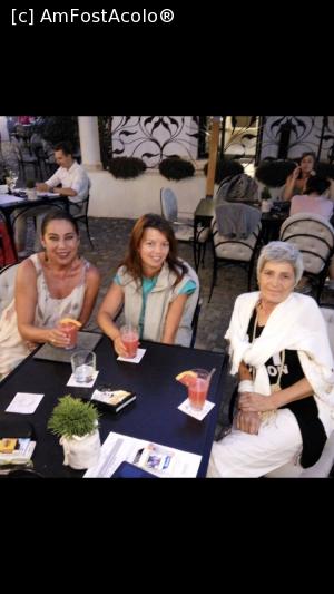 [P09] Maria, alături de prieteni » foto by krisstinna <span class="label label-default labelC_thin small">NEVOTABILĂ</span>