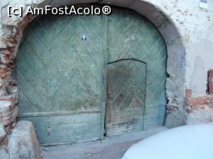 [P02] Căsuța Moșului și poarta casei sale, prin care va ieși și va pleca la adresa fiecărui membru AFA. <p> Suntem în Laponia, Rovaniemi.  » foto by mihaelavoicu
 - 
<span class="allrVoted glyphicon glyphicon-heart hidden" id="av931835"></span>
<a class="m-l-10 hidden" id="sv931835" onclick="voting_Foto_DelVot(,931835,8128)" role="button">șterge vot <span class="glyphicon glyphicon-remove"></span></a>
<a id="v9931835" class=" c-red"  onclick="voting_Foto_SetVot(931835)" role="button"><span class="glyphicon glyphicon-heart-empty"></span> <b>LIKE</b> = Votează poza</a> <img class="hidden"  id="f931835W9" src="/imagini/loader.gif" border="0" /><span class="AjErrMes hidden" id="e931835ErM"></span>