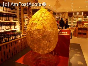 [P05] Un frumos ornament în Aeroportul Otopeni în ajun de sărbători Pascale.  » foto by mihaelavoicu
 - 
<span class="allrVoted glyphicon glyphicon-heart hidden" id="av987976"></span>
<a class="m-l-10 hidden" id="sv987976" onclick="voting_Foto_DelVot(,987976,8128)" role="button">șterge vot <span class="glyphicon glyphicon-remove"></span></a>
<a id="v9987976" class=" c-red"  onclick="voting_Foto_SetVot(987976)" role="button"><span class="glyphicon glyphicon-heart-empty"></span> <b>LIKE</b> = Votează poza</a> <img class="hidden"  id="f987976W9" src="/imagini/loader.gif" border="0" /><span class="AjErrMes hidden" id="e987976ErM"></span>