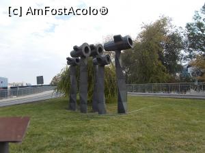 [P06] Lucrare plastică aflată în fața Aeroportului Otopeni.  » foto by mihaelavoicu
 - 
<span class="allrVoted glyphicon glyphicon-heart hidden" id="av987977"></span>
<a class="m-l-10 hidden" id="sv987977" onclick="voting_Foto_DelVot(,987977,8128)" role="button">șterge vot <span class="glyphicon glyphicon-remove"></span></a>
<a id="v9987977" class=" c-red"  onclick="voting_Foto_SetVot(987977)" role="button"><span class="glyphicon glyphicon-heart-empty"></span> <b>LIKE</b> = Votează poza</a> <img class="hidden"  id="f987977W9" src="/imagini/loader.gif" border="0" /><span class="AjErrMes hidden" id="e987977ErM"></span>