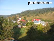 [P08] Iar mai aproape, zarim cateva case din Putna si cateva dealuri impadurite » foto by dorgo
 - 
<span class="allrVoted glyphicon glyphicon-heart hidden" id="av172602"></span>
<a class="m-l-10 hidden" id="sv172602" onclick="voting_Foto_DelVot(,172602,8169)" role="button">șterge vot <span class="glyphicon glyphicon-remove"></span></a>
<a id="v9172602" class=" c-red"  onclick="voting_Foto_SetVot(172602)" role="button"><span class="glyphicon glyphicon-heart-empty"></span> <b>LIKE</b> = Votează poza</a> <img class="hidden"  id="f172602W9" src="/imagini/loader.gif" border="0" /><span class="AjErrMes hidden" id="e172602ErM"></span>