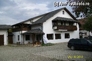 [P02] Cladirea numita Casa Mare, si o parte din parcare.  » foto by RossoNerro
 - 
<span class="allrVoted glyphicon glyphicon-heart hidden" id="av380796"></span>
<a class="m-l-10 hidden" id="sv380796" onclick="voting_Foto_DelVot(,380796,8210)" role="button">șterge vot <span class="glyphicon glyphicon-remove"></span></a>
<a id="v9380796" class=" c-red"  onclick="voting_Foto_SetVot(380796)" role="button"><span class="glyphicon glyphicon-heart-empty"></span> <b>LIKE</b> = Votează poza</a> <img class="hidden"  id="f380796W9" src="/imagini/loader.gif" border="0" /><span class="AjErrMes hidden" id="e380796ErM"></span>