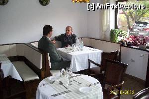 [P07] Incaperea restaurantului, putini clienti.  » foto by RossoNerro
 - 
<span class="allrVoted glyphicon glyphicon-heart hidden" id="av380805"></span>
<a class="m-l-10 hidden" id="sv380805" onclick="voting_Foto_DelVot(,380805,8210)" role="button">șterge vot <span class="glyphicon glyphicon-remove"></span></a>
<a id="v9380805" class=" c-red"  onclick="voting_Foto_SetVot(380805)" role="button"><span class="glyphicon glyphicon-heart-empty"></span> <b>LIKE</b> = Votează poza</a> <img class="hidden"  id="f380805W9" src="/imagini/loader.gif" border="0" /><span class="AjErrMes hidden" id="e380805ErM"></span>
