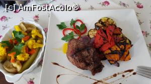 [P03] Muschi de vita la gratar, cu legume la gratar si salata de muraturi!  » foto by scoty
 - 
<span class="allrVoted glyphicon glyphicon-heart hidden" id="av939892"></span>
<a class="m-l-10 hidden" id="sv939892" onclick="voting_Foto_DelVot(,939892,8210)" role="button">șterge vot <span class="glyphicon glyphicon-remove"></span></a>
<a id="v9939892" class=" c-red"  onclick="voting_Foto_SetVot(939892)" role="button"><span class="glyphicon glyphicon-heart-empty"></span> <b>LIKE</b> = Votează poza</a> <img class="hidden"  id="f939892W9" src="/imagini/loader.gif" border="0" /><span class="AjErrMes hidden" id="e939892ErM"></span>