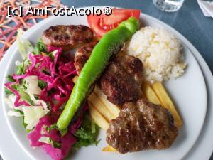 [P51] M&acirc;ncare turcească la Lunapark » foto by crismis
 - 
<span class="allrVoted glyphicon glyphicon-heart hidden" id="av1163174"></span>
<a class="m-l-10 hidden" id="sv1163174" onclick="voting_Foto_DelVot(,1163174,8221)" role="button">șterge vot <span class="glyphicon glyphicon-remove"></span></a>
<a id="v91163174" class=" c-red"  onclick="voting_Foto_SetVot(1163174)" role="button"><span class="glyphicon glyphicon-heart-empty"></span> <b>LIKE</b> = Votează poza</a> <img class="hidden"  id="f1163174W9" src="/imagini/loader.gif" border="0" /><span class="AjErrMes hidden" id="e1163174ErM"></span>