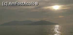 [P57] <strong>Kineliada, a 4-a ca mărime</strong>, și <strong>Burgazada</strong>, <strong>a 3-a ca mărime, alte două insule ale prinților la apus de soare.</strong> » foto by Aurici
 - 
<span class="allrVoted glyphicon glyphicon-heart hidden" id="av1216371"></span>
<a class="m-l-10 hidden" id="sv1216371" onclick="voting_Foto_DelVot(,1216371,8221)" role="button">șterge vot <span class="glyphicon glyphicon-remove"></span></a>
<a id="v91216371" class=" c-red"  onclick="voting_Foto_SetVot(1216371)" role="button"><span class="glyphicon glyphicon-heart-empty"></span> <b>LIKE</b> = Votează poza</a> <img class="hidden"  id="f1216371W9" src="/imagini/loader.gif" border="0" /><span class="AjErrMes hidden" id="e1216371ErM"></span>