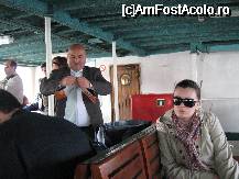 [P03] Tipul in costum era unul dintre vanzatorii ambulanti » foto by lizuk
 - 
<span class="allrVoted glyphicon glyphicon-heart hidden" id="av29368"></span>
<a class="m-l-10 hidden" id="sv29368" onclick="voting_Foto_DelVot(,29368,8221)" role="button">șterge vot <span class="glyphicon glyphicon-remove"></span></a>
<a id="v929368" class=" c-red"  onclick="voting_Foto_SetVot(29368)" role="button"><span class="glyphicon glyphicon-heart-empty"></span> <b>LIKE</b> = Votează poza</a> <img class="hidden"  id="f29368W9" src="/imagini/loader.gif" border="0" /><span class="AjErrMes hidden" id="e29368ErM"></span>