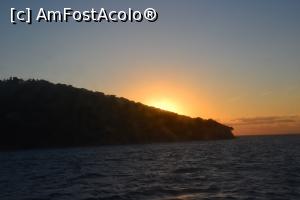 [P39] Soarele la apus,dupa insula » foto by Dorina9
 - 
<span class="allrVoted glyphicon glyphicon-heart hidden" id="av1161065"></span>
<a class="m-l-10 hidden" id="sv1161065" onclick="voting_Foto_DelVot(,1161065,8221)" role="button">șterge vot <span class="glyphicon glyphicon-remove"></span></a>
<a id="v91161065" class=" c-red"  onclick="voting_Foto_SetVot(1161065)" role="button"><span class="glyphicon glyphicon-heart-empty"></span> <b>LIKE</b> = Votează poza</a> <img class="hidden"  id="f1161065W9" src="/imagini/loader.gif" border="0" /><span class="AjErrMes hidden" id="e1161065ErM"></span>