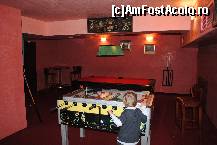 [P23] Paralel cu liniile de bowling erau si mesele de biliard. Dupa cum se vede una in fata, la mijoc ... copilul si in spate alta masa de biliard. » foto by droniucm
 - 
<span class="allrVoted glyphicon glyphicon-heart hidden" id="av175886"></span>
<a class="m-l-10 hidden" id="sv175886" onclick="voting_Foto_DelVot(,175886,8232)" role="button">șterge vot <span class="glyphicon glyphicon-remove"></span></a>
<a id="v9175886" class=" c-red"  onclick="voting_Foto_SetVot(175886)" role="button"><span class="glyphicon glyphicon-heart-empty"></span> <b>LIKE</b> = Votează poza</a> <img class="hidden"  id="f175886W9" src="/imagini/loader.gif" border="0" /><span class="AjErrMes hidden" id="e175886ErM"></span>
