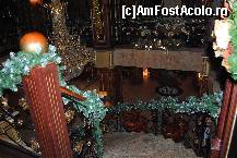 [P47] Si iar frumusetea de candelabru. Scarile duc la parter, la receptie iar in fata jos o sala frumoasa cu canapele din piele si se vede si focul din semineu... » foto by droniucm
 - 
<span class="allrVoted glyphicon glyphicon-heart hidden" id="av175926"></span>
<a class="m-l-10 hidden" id="sv175926" onclick="voting_Foto_DelVot(,175926,8232)" role="button">șterge vot <span class="glyphicon glyphicon-remove"></span></a>
<a id="v9175926" class=" c-red"  onclick="voting_Foto_SetVot(175926)" role="button"><span class="glyphicon glyphicon-heart-empty"></span> <b>LIKE</b> = Votează poza</a> <img class="hidden"  id="f175926W9" src="/imagini/loader.gif" border="0" /><span class="AjErrMes hidden" id="e175926ErM"></span>