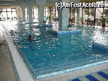 [P20] Piscina – în prim-plan este intrarea în bazin » foto by Claudiu U.
 - 
<span class="allrVoted glyphicon glyphicon-heart hidden" id="av414923"></span>
<a class="m-l-10 hidden" id="sv414923" onclick="voting_Foto_DelVot(,414923,8264)" role="button">șterge vot <span class="glyphicon glyphicon-remove"></span></a>
<a id="v9414923" class=" c-red"  onclick="voting_Foto_SetVot(414923)" role="button"><span class="glyphicon glyphicon-heart-empty"></span> <b>LIKE</b> = Votează poza</a> <img class="hidden"  id="f414923W9" src="/imagini/loader.gif" border="0" /><span class="AjErrMes hidden" id="e414923ErM"></span>