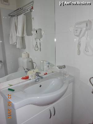 [P36] Hotel Septimia Wellness & Spa - Odorheiu Secuiesc, baia camerei 6.  » foto by iulianic
 - 
<span class="allrVoted glyphicon glyphicon-heart hidden" id="av404132"></span>
<a class="m-l-10 hidden" id="sv404132" onclick="voting_Foto_DelVot(,404132,8264)" role="button">șterge vot <span class="glyphicon glyphicon-remove"></span></a>
<a id="v9404132" class=" c-red"  onclick="voting_Foto_SetVot(404132)" role="button"><span class="glyphicon glyphicon-heart-empty"></span> <b>LIKE</b> = Votează poza</a> <img class="hidden"  id="f404132W9" src="/imagini/loader.gif" border="0" /><span class="AjErrMes hidden" id="e404132ErM"></span>