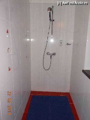 [P37] Hotel Septimia Wellness & Spa - Odorheiu Secuiesc, în baie, separeul pentru duş.  » foto by iulianic
 - 
<span class="allrVoted glyphicon glyphicon-heart hidden" id="av404136"></span>
<a class="m-l-10 hidden" id="sv404136" onclick="voting_Foto_DelVot(,404136,8264)" role="button">șterge vot <span class="glyphicon glyphicon-remove"></span></a>
<a id="v9404136" class=" c-red"  onclick="voting_Foto_SetVot(404136)" role="button"><span class="glyphicon glyphicon-heart-empty"></span> <b>LIKE</b> = Votează poza</a> <img class="hidden"  id="f404136W9" src="/imagini/loader.gif" border="0" /><span class="AjErrMes hidden" id="e404136ErM"></span>