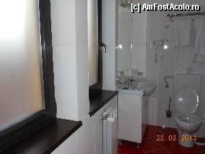 [P38] Hotel Septimia Wellness & Spa - Odorheiu Secuiesc, baia cu două geamuri mari, mătuite.  » foto by iulianic
 - 
<span class="allrVoted glyphicon glyphicon-heart hidden" id="av404138"></span>
<a class="m-l-10 hidden" id="sv404138" onclick="voting_Foto_DelVot(,404138,8264)" role="button">șterge vot <span class="glyphicon glyphicon-remove"></span></a>
<a id="v9404138" class=" c-red"  onclick="voting_Foto_SetVot(404138)" role="button"><span class="glyphicon glyphicon-heart-empty"></span> <b>LIKE</b> = Votează poza</a> <img class="hidden"  id="f404138W9" src="/imagini/loader.gif" border="0" /><span class="AjErrMes hidden" id="e404138ErM"></span>