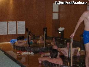 [P05] hirdaiele cu sare de la spa... era 10 noaptea si nu se dadeau dusi...  » foto by adri-nico
 - 
<span class="allrVoted glyphicon glyphicon-heart hidden" id="av403662"></span>
<a class="m-l-10 hidden" id="sv403662" onclick="voting_Foto_DelVot(,403662,8264)" role="button">șterge vot <span class="glyphicon glyphicon-remove"></span></a>
<a id="v9403662" class=" c-red"  onclick="voting_Foto_SetVot(403662)" role="button"><span class="glyphicon glyphicon-heart-empty"></span> <b>LIKE</b> = Votează poza</a> <img class="hidden"  id="f403662W9" src="/imagini/loader.gif" border="0" /><span class="AjErrMes hidden" id="e403662ErM"></span>