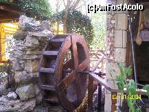 [P09] aceasta morisca de apa,pe langa rol decorativ mai avea si un rol in ceea ce priveste pregatirii preparatelor la rotisor,ea actionand protapul..ingenios... » foto by chesoiu.george
 - 
<span class="allrVoted glyphicon glyphicon-heart hidden" id="av180389"></span>
<a class="m-l-10 hidden" id="sv180389" onclick="voting_Foto_DelVot(,180389,8276)" role="button">șterge vot <span class="glyphicon glyphicon-remove"></span></a>
<a id="v9180389" class=" c-red"  onclick="voting_Foto_SetVot(180389)" role="button"><span class="glyphicon glyphicon-heart-empty"></span> <b>LIKE</b> = Votează poza</a> <img class="hidden"  id="f180389W9" src="/imagini/loader.gif" border="0" /><span class="AjErrMes hidden" id="e180389ErM"></span>