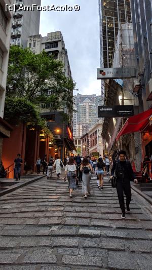 [P24] Pottinger St, pt puburi si viata de noapte.  » foto by ascarlat
 - 
<span class="allrVoted glyphicon glyphicon-heart hidden" id="av1073833"></span>
<a class="m-l-10 hidden" id="sv1073833" onclick="voting_Foto_DelVot(,1073833,8285)" role="button">șterge vot <span class="glyphicon glyphicon-remove"></span></a>
<a id="v91073833" class=" c-red"  onclick="voting_Foto_SetVot(1073833)" role="button"><span class="glyphicon glyphicon-heart-empty"></span> <b>LIKE</b> = Votează poza</a> <img class="hidden"  id="f1073833W9" src="/imagini/loader.gif" border="0" /><span class="AjErrMes hidden" id="e1073833ErM"></span>