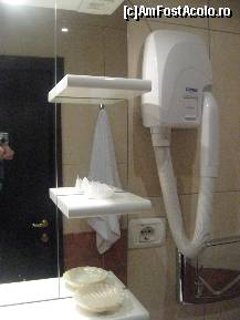 [P15] Ai si un uscator de par in baie » foto by dorgo
 - 
<span class="allrVoted glyphicon glyphicon-heart hidden" id="av177813"></span>
<a class="m-l-10 hidden" id="sv177813" onclick="voting_Foto_DelVot(,177813,8287)" role="button">șterge vot <span class="glyphicon glyphicon-remove"></span></a>
<a id="v9177813" class=" c-red"  onclick="voting_Foto_SetVot(177813)" role="button"><span class="glyphicon glyphicon-heart-empty"></span> <b>LIKE</b> = Votează poza</a> <img class="hidden"  id="f177813W9" src="/imagini/loader.gif" border="0" /><span class="AjErrMes hidden" id="e177813ErM"></span>