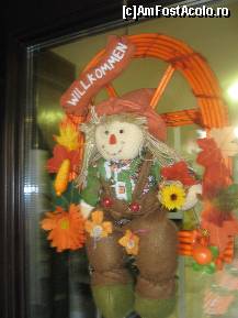 [P19] 'Wilkommen!', se asteapta un grup de nemti sau austrieci... » foto by dorgo
 - 
<span class="allrVoted glyphicon glyphicon-heart hidden" id="av177817"></span>
<a class="m-l-10 hidden" id="sv177817" onclick="voting_Foto_DelVot(,177817,8287)" role="button">șterge vot <span class="glyphicon glyphicon-remove"></span></a>
<a id="v9177817" class=" c-red"  onclick="voting_Foto_SetVot(177817)" role="button"><span class="glyphicon glyphicon-heart-empty"></span> <b>LIKE</b> = Votează poza</a> <img class="hidden"  id="f177817W9" src="/imagini/loader.gif" border="0" /><span class="AjErrMes hidden" id="e177817ErM"></span>