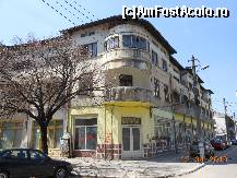 [P30] Giurgiu - Hotel Victoria, fost Hotel Ţăranu sau 'Marele Hotel'. La parter, Restaurant VICOR.  » foto by iulianic
 - 
<span class="allrVoted glyphicon glyphicon-heart hidden" id="av413242"></span>
<a class="m-l-10 hidden" id="sv413242" onclick="voting_Foto_DelVot(,413242,8317)" role="button">șterge vot <span class="glyphicon glyphicon-remove"></span></a>
<a id="v9413242" class=" c-red"  onclick="voting_Foto_SetVot(413242)" role="button"><span class="glyphicon glyphicon-heart-empty"></span> <b>LIKE</b> = Votează poza</a> <img class="hidden"  id="f413242W9" src="/imagini/loader.gif" border="0" /><span class="AjErrMes hidden" id="e413242ErM"></span>