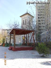 [P37] Giurgiu - Clopotniţa catedralei.  » foto by iulianic
 - 
<span class="allrVoted glyphicon glyphicon-heart hidden" id="av413249"></span>
<a class="m-l-10 hidden" id="sv413249" onclick="voting_Foto_DelVot(,413249,8317)" role="button">șterge vot <span class="glyphicon glyphicon-remove"></span></a>
<a id="v9413249" class=" c-red"  onclick="voting_Foto_SetVot(413249)" role="button"><span class="glyphicon glyphicon-heart-empty"></span> <b>LIKE</b> = Votează poza</a> <img class="hidden"  id="f413249W9" src="/imagini/loader.gif" border="0" /><span class="AjErrMes hidden" id="e413249ErM"></span>