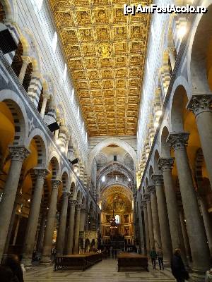 [P16] Interior Domul din Pisa » foto by BOGDAN DSN
 - 
<span class="allrVoted glyphicon glyphicon-heart hidden" id="av424009"></span>
<a class="m-l-10 hidden" id="sv424009" onclick="voting_Foto_DelVot(,424009,8341)" role="button">șterge vot <span class="glyphicon glyphicon-remove"></span></a>
<a id="v9424009" class=" c-red"  onclick="voting_Foto_SetVot(424009)" role="button"><span class="glyphicon glyphicon-heart-empty"></span> <b>LIKE</b> = Votează poza</a> <img class="hidden"  id="f424009W9" src="/imagini/loader.gif" border="0" /><span class="AjErrMes hidden" id="e424009ErM"></span>