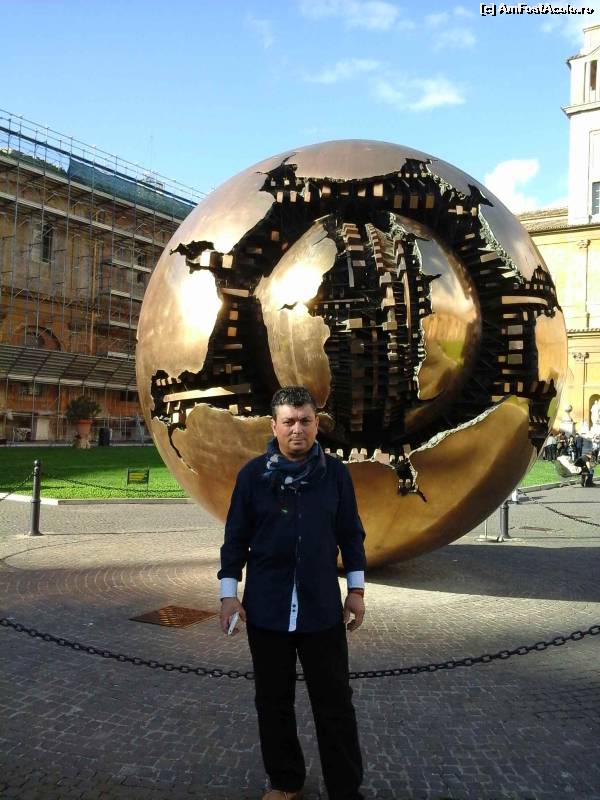 [P05] In gradina la Vatican » foto by rolandgabriel
 - 
<span class="allrVoted glyphicon glyphicon-heart hidden" id="av579026"></span>
<a class="m-l-10 hidden" id="sv579026" onclick="voting_Foto_DelVot(,579026,8347)" role="button">șterge vot <span class="glyphicon glyphicon-remove"></span></a>
<a id="v9579026" class=" c-red"  onclick="voting_Foto_SetVot(579026)" role="button"><span class="glyphicon glyphicon-heart-empty"></span> <b>LIKE</b> = Votează poza</a> <img class="hidden"  id="f579026W9" src="/imagini/loader.gif" border="0" /><span class="AjErrMes hidden" id="e579026ErM"></span>