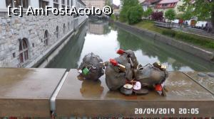 [P19] Ljubljana, Podul Măcelarilor » foto by ungureanica
 - 
<span class="allrVoted glyphicon glyphicon-heart hidden" id="av1108379"></span>
<a class="m-l-10 hidden" id="sv1108379" onclick="voting_Foto_DelVot(,1108379,8382)" role="button">șterge vot <span class="glyphicon glyphicon-remove"></span></a>
<a id="v91108379" class=" c-red"  onclick="voting_Foto_SetVot(1108379)" role="button"><span class="glyphicon glyphicon-heart-empty"></span> <b>LIKE</b> = Votează poza</a> <img class="hidden"  id="f1108379W9" src="/imagini/loader.gif" border="0" /><span class="AjErrMes hidden" id="e1108379ErM"></span>