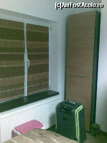 [P02] Vedere dinspre baie, a doua fereastra si dulapul de haine. » foto by ramonav23
 - 
<span class="allrVoted glyphicon glyphicon-heart hidden" id="av181793"></span>
<a class="m-l-10 hidden" id="sv181793" onclick="voting_Foto_DelVot(,181793,8418)" role="button">șterge vot <span class="glyphicon glyphicon-remove"></span></a>
<a id="v9181793" class=" c-red"  onclick="voting_Foto_SetVot(181793)" role="button"><span class="glyphicon glyphicon-heart-empty"></span> <b>LIKE</b> = Votează poza</a> <img class="hidden"  id="f181793W9" src="/imagini/loader.gif" border="0" /><span class="AjErrMes hidden" id="e181793ErM"></span>