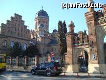 [P02] Cernauţi -  La Poarta Universitătii » foto by popescu.borsa*
 - 
<span class="allrVoted glyphicon glyphicon-heart hidden" id="av181811"></span>
<a class="m-l-10 hidden" id="sv181811" onclick="voting_Foto_DelVot(,181811,8421)" role="button">șterge vot <span class="glyphicon glyphicon-remove"></span></a>
<a id="v9181811" class=" c-red"  onclick="voting_Foto_SetVot(181811)" role="button"><span class="glyphicon glyphicon-heart-empty"></span> <b>LIKE</b> = Votează poza</a> <img class="hidden"  id="f181811W9" src="/imagini/loader.gif" border="0" /><span class="AjErrMes hidden" id="e181811ErM"></span>