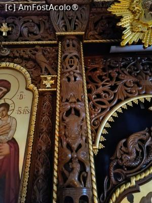 [P35] Cernăuți, Catedrala Sf. Nicolae, Stâlpii Ușilor Împărătești cu semnul regal, monograma Regelui Carol II, stemele provinciilor românești » foto by mprofeanu
 - 
<span class="allrVoted glyphicon glyphicon-heart hidden" id="av1508253"></span>
<a class="m-l-10 hidden" id="sv1508253" onclick="voting_Foto_DelVot(,1508253,8421)" role="button">șterge vot <span class="glyphicon glyphicon-remove"></span></a>
<a id="v91508253" class=" c-red"  onclick="voting_Foto_SetVot(1508253)" role="button"><span class="glyphicon glyphicon-heart-empty"></span> <b>LIKE</b> = Votează poza</a> <img class="hidden"  id="f1508253W9" src="/imagini/loader.gif" border="0" /><span class="AjErrMes hidden" id="e1508253ErM"></span>