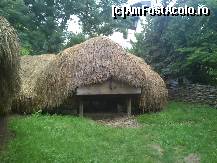 [P11] Acelasi bordei, cu ferestrele la nivelul solului.  » foto by alinaro
 - 
<span class="allrVoted glyphicon glyphicon-heart hidden" id="av342860"></span>
<a class="m-l-10 hidden" id="sv342860" onclick="voting_Foto_DelVot(,342860,8488)" role="button">șterge vot <span class="glyphicon glyphicon-remove"></span></a>
<a id="v9342860" class=" c-red"  onclick="voting_Foto_SetVot(342860)" role="button"><span class="glyphicon glyphicon-heart-empty"></span> <b>LIKE</b> = Votează poza</a> <img class="hidden"  id="f342860W9" src="/imagini/loader.gif" border="0" /><span class="AjErrMes hidden" id="e342860ErM"></span>