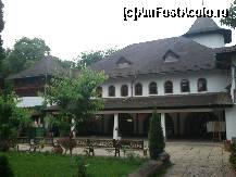 [P26] Intrarea principala in Muzeu, din interior.  » foto by alinaro
 - 
<span class="allrVoted glyphicon glyphicon-heart hidden" id="av342875"></span>
<a class="m-l-10 hidden" id="sv342875" onclick="voting_Foto_DelVot(,342875,8488)" role="button">șterge vot <span class="glyphicon glyphicon-remove"></span></a>
<a id="v9342875" class=" c-red"  onclick="voting_Foto_SetVot(342875)" role="button"><span class="glyphicon glyphicon-heart-empty"></span> <b>LIKE</b> = Votează poza</a> <img class="hidden"  id="f342875W9" src="/imagini/loader.gif" border="0" /><span class="AjErrMes hidden" id="e342875ErM"></span>