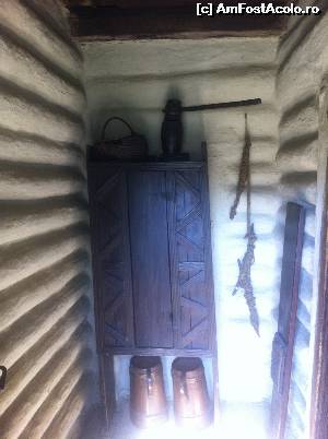 [P07] Intrarea în casă » foto by Yersinia Pestis
 - 
<span class="allrVoted glyphicon glyphicon-heart hidden" id="av566587"></span>
<a class="m-l-10 hidden" id="sv566587" onclick="voting_Foto_DelVot(,566587,8488)" role="button">șterge vot <span class="glyphicon glyphicon-remove"></span></a>
<a id="v9566587" class=" c-red"  onclick="voting_Foto_SetVot(566587)" role="button"><span class="glyphicon glyphicon-heart-empty"></span> <b>LIKE</b> = Votează poza</a> <img class="hidden"  id="f566587W9" src="/imagini/loader.gif" border="0" /><span class="AjErrMes hidden" id="e566587ErM"></span>