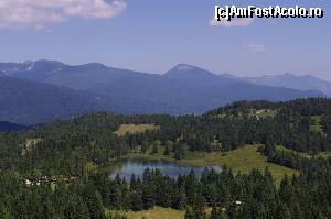 [P08] Lacul lautersee, la coborare se poate merge pe langa el.  » foto by osna
 - 
<span class="allrVoted glyphicon glyphicon-heart hidden" id="av555487"></span>
<a class="m-l-10 hidden" id="sv555487" onclick="voting_Foto_DelVot(,555487,8498)" role="button">șterge vot <span class="glyphicon glyphicon-remove"></span></a>
<a id="v9555487" class=" c-red"  onclick="voting_Foto_SetVot(555487)" role="button"><span class="glyphicon glyphicon-heart-empty"></span> <b>LIKE</b> = Votează poza</a> <img class="hidden"  id="f555487W9" src="/imagini/loader.gif" border="0" /><span class="AjErrMes hidden" id="e555487ErM"></span>
