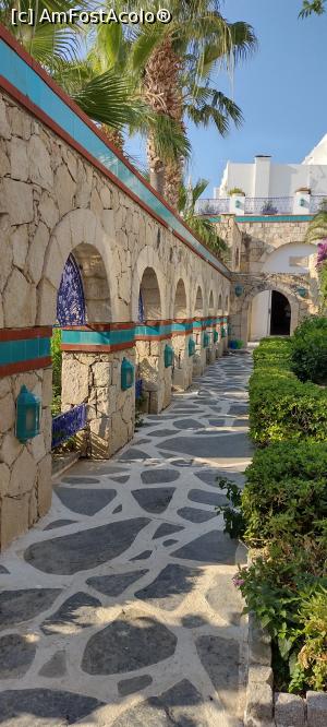 [P26] Alei Hotel Salmakis » foto by michaela_1961
 - 
<span class="allrVoted glyphicon glyphicon-heart hidden" id="av1324534"></span>
<a class="m-l-10 hidden" id="sv1324534" onclick="voting_Foto_DelVot(,1324534,8524)" role="button">șterge vot <span class="glyphicon glyphicon-remove"></span></a>
<a id="v91324534" class=" c-red"  onclick="voting_Foto_SetVot(1324534)" role="button"><span class="glyphicon glyphicon-heart-empty"></span> <b>LIKE</b> = Votează poza</a> <img class="hidden"  id="f1324534W9" src="/imagini/loader.gif" border="0" /><span class="AjErrMes hidden" id="e1324534ErM"></span>