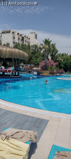 [P39] Piscina hotelului » foto by michaela_1961
 - 
<span class="allrVoted glyphicon glyphicon-heart hidden" id="av1324547"></span>
<a class="m-l-10 hidden" id="sv1324547" onclick="voting_Foto_DelVot(,1324547,8524)" role="button">șterge vot <span class="glyphicon glyphicon-remove"></span></a>
<a id="v91324547" class=" c-red"  onclick="voting_Foto_SetVot(1324547)" role="button"><span class="glyphicon glyphicon-heart-empty"></span> <b>LIKE</b> = Votează poza</a> <img class="hidden"  id="f1324547W9" src="/imagini/loader.gif" border="0" /><span class="AjErrMes hidden" id="e1324547ErM"></span>