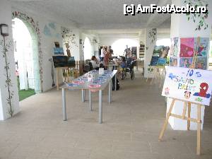 [P10] miniclub - atelierul de pictura » foto by dandana
 - 
<span class="allrVoted glyphicon glyphicon-heart hidden" id="av432355"></span>
<a class="m-l-10 hidden" id="sv432355" onclick="voting_Foto_DelVot(,432355,8572)" role="button">șterge vot <span class="glyphicon glyphicon-remove"></span></a>
<a id="v9432355" class=" c-red"  onclick="voting_Foto_SetVot(432355)" role="button"><span class="glyphicon glyphicon-heart-empty"></span> <b>LIKE</b> = Votează poza</a> <img class="hidden"  id="f432355W9" src="/imagini/loader.gif" border="0" /><span class="AjErrMes hidden" id="e432355ErM"></span>