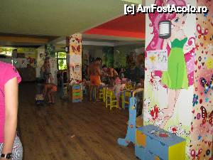 [P08] interior miniclub, in plan indepartat zona de TV/Wii » foto by dandana
 - 
<span class="allrVoted glyphicon glyphicon-heart hidden" id="av432353"></span>
<a class="m-l-10 hidden" id="sv432353" onclick="voting_Foto_DelVot(,432353,8572)" role="button">șterge vot <span class="glyphicon glyphicon-remove"></span></a>
<a id="v9432353" class=" c-red"  onclick="voting_Foto_SetVot(432353)" role="button"><span class="glyphicon glyphicon-heart-empty"></span> <b>LIKE</b> = Votează poza</a> <img class="hidden"  id="f432353W9" src="/imagini/loader.gif" border="0" /><span class="AjErrMes hidden" id="e432353ErM"></span>