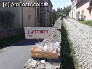[P10] Cineva vindea prune în St Michael. Borcănelul unde trebuia să pui banii era alături de marfă. Te serveai singur. Este așa ceva posibil în România?  » foto by Aurici
 - 
<span class="allrVoted glyphicon glyphicon-heart hidden" id="av1037734"></span>
<a class="m-l-10 hidden" id="sv1037734" onclick="voting_Foto_DelVot(,1037734,8584)" role="button">șterge vot <span class="glyphicon glyphicon-remove"></span></a>
<a id="v91037734" class=" c-red"  onclick="voting_Foto_SetVot(1037734)" role="button"><span class="glyphicon glyphicon-heart-empty"></span> <b>LIKE</b> = Votează poza</a> <img class="hidden"  id="f1037734W9" src="/imagini/loader.gif" border="0" /><span class="AjErrMes hidden" id="e1037734ErM"></span>