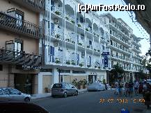 [P01] Hotelul Tolo, aflat in partea 'moderna' a statiunii. Statiunea este formata dintr-o parte 'veche', clasica si o parte 'noua', cu hoteluri moderne. » foto by florinbad
 - 
<span class="allrVoted glyphicon glyphicon-heart hidden" id="av189276"></span>
<a class="m-l-10 hidden" id="sv189276" onclick="voting_Foto_DelVot(,189276,8647)" role="button">șterge vot <span class="glyphicon glyphicon-remove"></span></a>
<a id="v9189276" class=" c-red"  onclick="voting_Foto_SetVot(189276)" role="button"><span class="glyphicon glyphicon-heart-empty"></span> <b>LIKE</b> = Votează poza</a> <img class="hidden"  id="f189276W9" src="/imagini/loader.gif" border="0" /><span class="AjErrMes hidden" id="e189276ErM"></span>