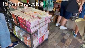 [P06] Magazine în Troodos Square » foto by Carmen Ion
 - 
<span class="allrVoted glyphicon glyphicon-heart hidden" id="av1475031"></span>
<a class="m-l-10 hidden" id="sv1475031" onclick="voting_Foto_DelVot(,1475031,8662)" role="button">șterge vot <span class="glyphicon glyphicon-remove"></span></a>
<a id="v91475031" class=" c-red"  onclick="voting_Foto_SetVot(1475031)" role="button"><span class="glyphicon glyphicon-heart-empty"></span> <b>LIKE</b> = Votează poza</a> <img class="hidden"  id="f1475031W9" src="/imagini/loader.gif" border="0" /><span class="AjErrMes hidden" id="e1475031ErM"></span>