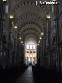 [P07] Catedrala Vezelay / In interiorul bisericii » foto by Ioana_cj
 - 
<span class="allrVoted glyphicon glyphicon-heart hidden" id="av193392"></span>
<a class="m-l-10 hidden" id="sv193392" onclick="voting_Foto_DelVot(,193392,8751)" role="button">șterge vot <span class="glyphicon glyphicon-remove"></span></a>
<a id="v9193392" class=" c-red"  onclick="voting_Foto_SetVot(193392)" role="button"><span class="glyphicon glyphicon-heart-empty"></span> <b>LIKE</b> = Votează poza</a> <img class="hidden"  id="f193392W9" src="/imagini/loader.gif" border="0" /><span class="AjErrMes hidden" id="e193392ErM"></span>