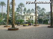 [P10] CATARACT PYRAMIDS RESORT - Bagajele turistilor sunt transportate cu electrocarul. » foto by iulianic
 - 
<span class="allrVoted glyphicon glyphicon-heart hidden" id="av220119"></span>
<a class="m-l-10 hidden" id="sv220119" onclick="voting_Foto_DelVot(,220119,8777)" role="button">șterge vot <span class="glyphicon glyphicon-remove"></span></a>
<a id="v9220119" class=" c-red"  onclick="voting_Foto_SetVot(220119)" role="button"><span class="glyphicon glyphicon-heart-empty"></span> <b>LIKE</b> = Votează poza</a> <img class="hidden"  id="f220119W9" src="/imagini/loader.gif" border="0" /><span class="AjErrMes hidden" id="e220119ErM"></span>