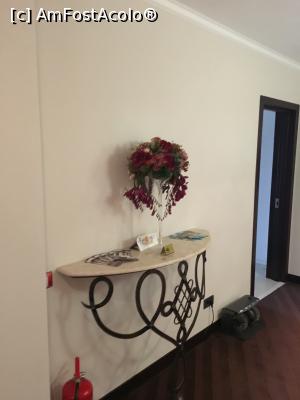 [P16] Holul hotelului » foto by Yersinia Pestis
 - 
<span class="allrVoted glyphicon glyphicon-heart hidden" id="av835004"></span>
<a class="m-l-10 hidden" id="sv835004" onclick="voting_Foto_DelVot(,835004,8779)" role="button">șterge vot <span class="glyphicon glyphicon-remove"></span></a>
<a id="v9835004" class=" c-red"  onclick="voting_Foto_SetVot(835004)" role="button"><span class="glyphicon glyphicon-heart-empty"></span> <b>LIKE</b> = Votează poza</a> <img class="hidden"  id="f835004W9" src="/imagini/loader.gif" border="0" /><span class="AjErrMes hidden" id="e835004ErM"></span>