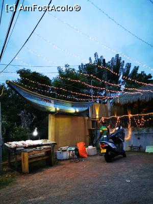 [P73] Pe străzile din Mirissa » foto by cata2106
 - 
<span class="allrVoted glyphicon glyphicon-heart hidden" id="av1286593"></span>
<a class="m-l-10 hidden" id="sv1286593" onclick="voting_Foto_DelVot(,1286593,8783)" role="button">șterge vot <span class="glyphicon glyphicon-remove"></span></a>
<a id="v91286593" class=" c-red"  onclick="voting_Foto_SetVot(1286593)" role="button"><span class="glyphicon glyphicon-heart-empty"></span> <b>LIKE</b> = Votează poza</a> <img class="hidden"  id="f1286593W9" src="/imagini/loader.gif" border="0" /><span class="AjErrMes hidden" id="e1286593ErM"></span>