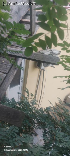 [P10] In camera exista o usa de termopan care nu duce nicaieri .. vedere din exterior » foto by gado
 - 
<span class="allrVoted glyphicon glyphicon-heart hidden" id="av1525954"></span>
<a class="m-l-10 hidden" id="sv1525954" onclick="voting_Foto_DelVot(,1525954,8815)" role="button">șterge vot <span class="glyphicon glyphicon-remove"></span></a>
<a id="v91525954" class=" c-red"  onclick="voting_Foto_SetVot(1525954)" role="button"><span class="glyphicon glyphicon-heart-empty"></span> <b>LIKE</b> = Votează poza</a> <img class="hidden"  id="f1525954W9" src="/imagini/loader.gif" border="0" /><span class="AjErrMes hidden" id="e1525954ErM"></span>