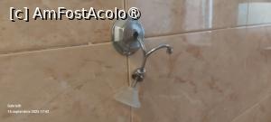 [P21] Imagine din baie in momentul in care am receptionat camera » foto by gado
 - 
<span class="allrVoted glyphicon glyphicon-heart hidden" id="av1525965"></span>
<a class="m-l-10 hidden" id="sv1525965" onclick="voting_Foto_DelVot(,1525965,8815)" role="button">șterge vot <span class="glyphicon glyphicon-remove"></span></a>
<a id="v91525965" class=" c-red"  onclick="voting_Foto_SetVot(1525965)" role="button"><span class="glyphicon glyphicon-heart-empty"></span> <b>LIKE</b> = Votează poza</a> <img class="hidden"  id="f1525965W9" src="/imagini/loader.gif" border="0" /><span class="AjErrMes hidden" id="e1525965ErM"></span>